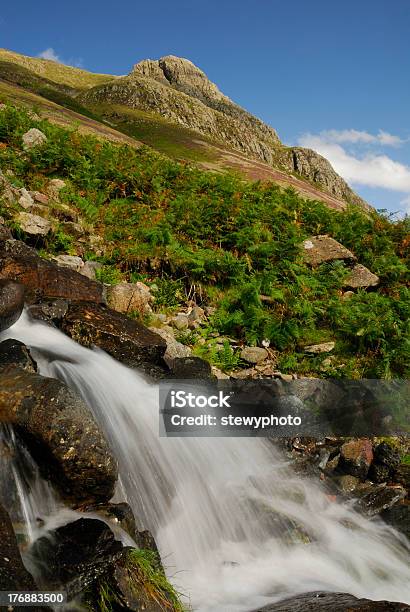 滝とグランドラピッズ Stickle の夏に英国湖水地方 - イギリスのストックフォトや画像を多数ご用意 - イギリス, イギリス 湖水地方, イングランド