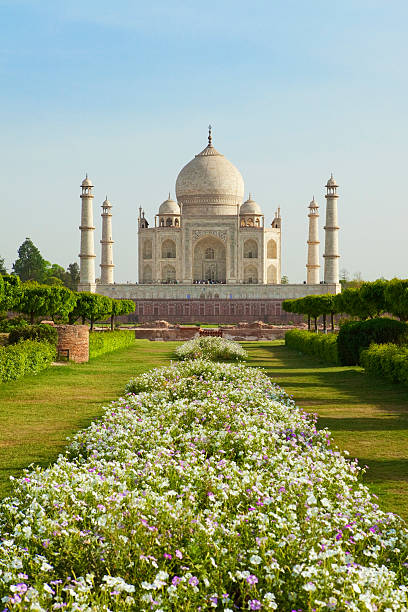istock The Taj Mahal 176883946