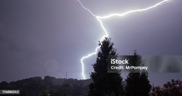 Blitz Stockfoto und mehr Bilder von Bolzen - Bolzen, Elektrizität, Forest of Dean