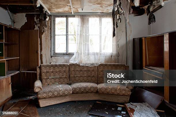 Camera Dopo Un Incendio - Fotografie stock e altre immagini di Danneggiato - Danneggiato, Interno di casa, Bruciato