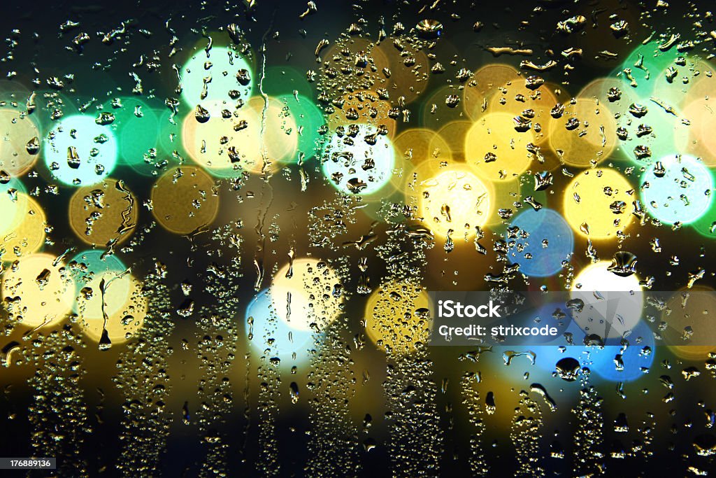 Bild von Wassertropfen auf Fenster - Lizenzfrei Abenddämmerung Stock-Foto