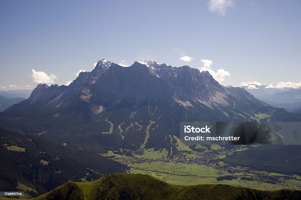 Montaña Zugspitze - Foto de stock de Abeto libre de derechos