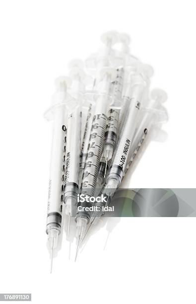 주사기 Insulinic 흰색 배경 0명에 대한 스톡 사진 및 기타 이미지 - 0명, 건강관리와 의술, 날카로운
