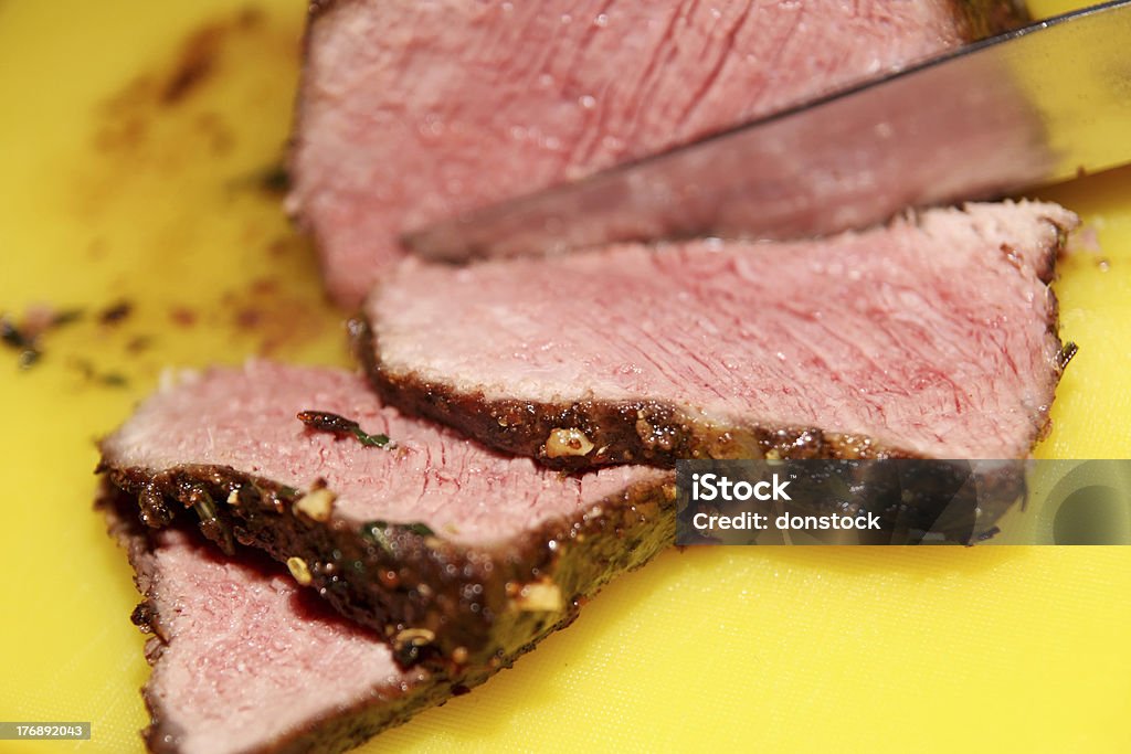 roastbeef medio - Foto de stock de Alimento libre de derechos