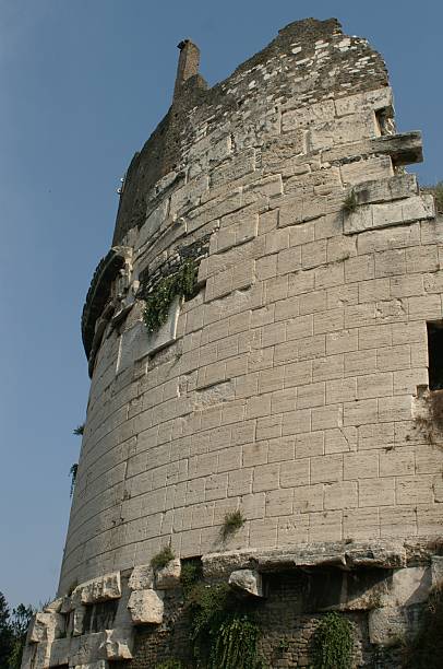 mausoleo de caecilia metella - caecilia metella fotografías e imágenes de stock