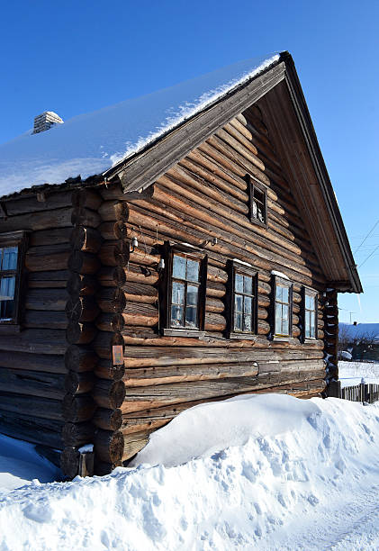 istock The old farmhouse 176893585