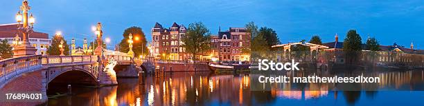 Blauwbrug Амстердам — стоковые фотографии и другие картинки Амстердам - Амстердам, Линия горизонта, Панорамный