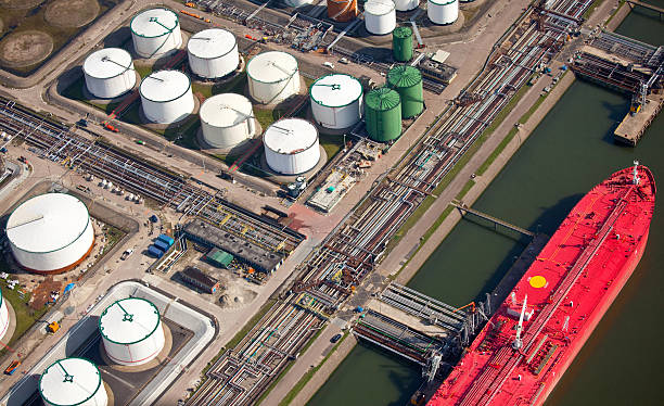 istock Oil tanker in a harbor 176895456