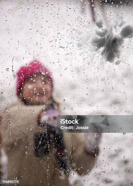 Foto de Bola De Neve e mais fotos de stock de Arremessar - Arremessar, Bater, Bola de Neve