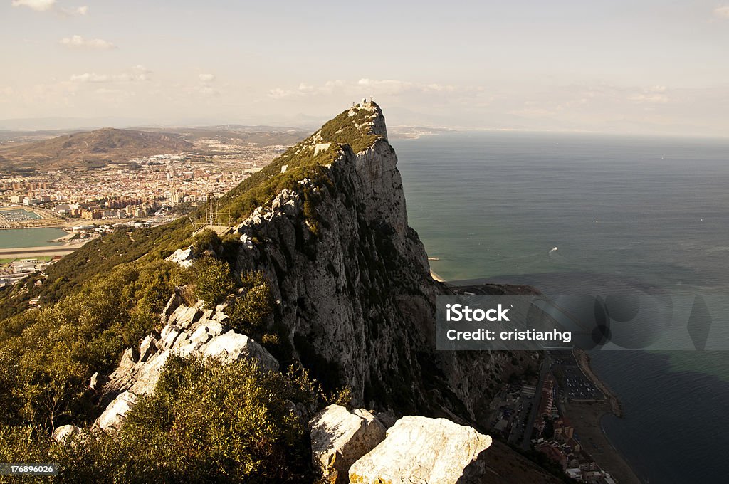 Rock desde la parte superior - Foto de stock de Acantilado libre de derechos