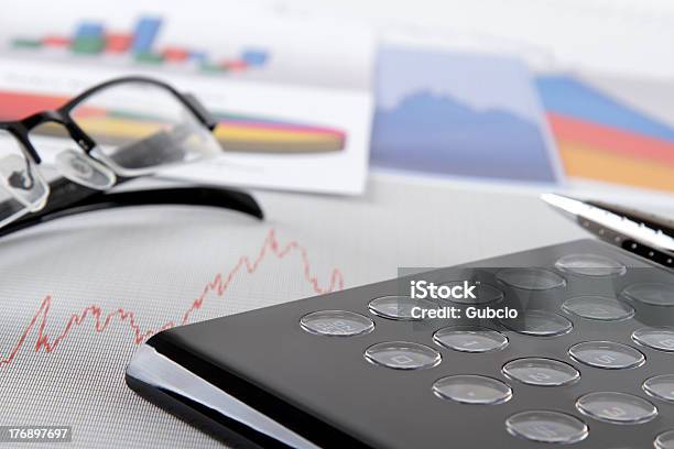 Negóciosgráficos E Organogramas - Fotografias de stock e mais imagens de Calcular - Calcular, Caneta, Caneta Esferográfica