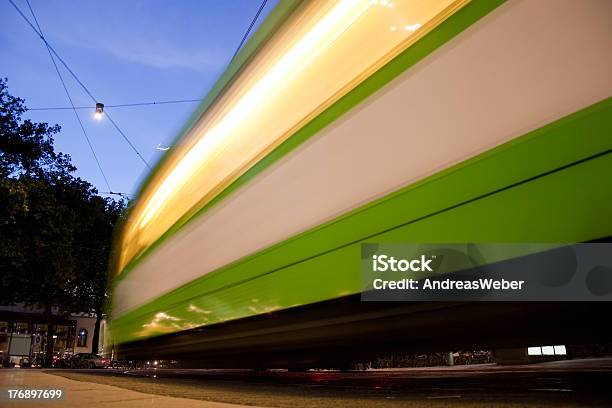 Linha Do Elétrico Em Movimento - Fotografias de stock e mais imagens de A caminho - A caminho, Abstrato, Alemanha