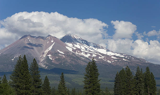 Mt. Shasta Summer Mt. Shasta as seen from Weed California during the summer. ccsccs7 stock pictures, royalty-free photos & images