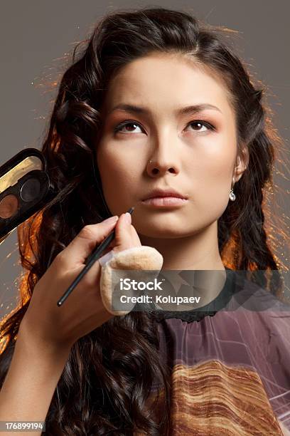 Mulher Asiática Em Um Salão De Beleza - Fotografias de stock e mais imagens de Adulto - Adulto, Asiático e indiano, Beleza