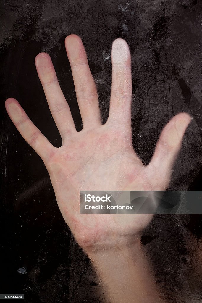 Mão pressionado contra Vidro - Royalty-free Atrás Foto de stock