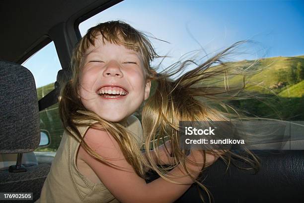 Любовь Скорость — стоковые фотографии и другие картинки Ребёнок - Ребёнок, Автомобиль, Ветер