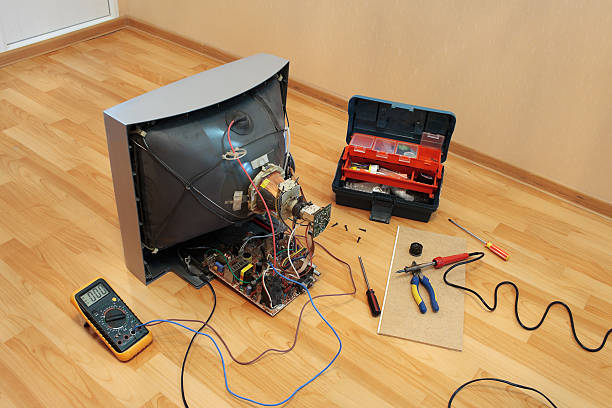 istock Renovation of the old TV. 176903389
