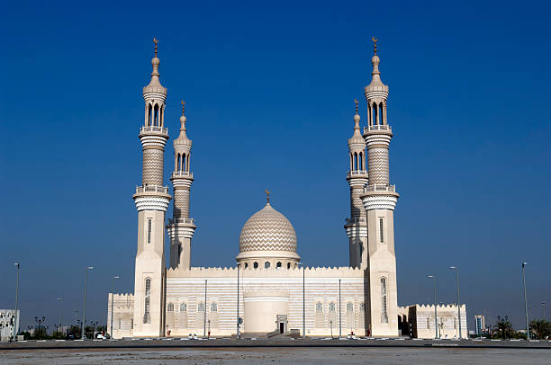 istock Sheikh Zayed Mosque Ras al Khaimah Dubai 176903806