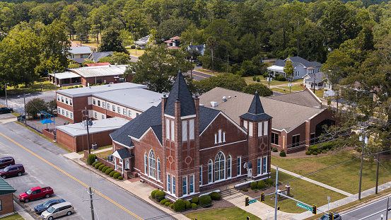 First Baptist Church located in Pelham's residential neighborhood: church affiliated with the school sector in Georgia.