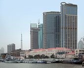 shanghai-am-huangpu-fluss.jpg?b=1&s=170x170&k=20&c=uMS0C_5H_bQ5tZXePsa7xUQkiQrjQ0ZXb-Ah9OErI9E=