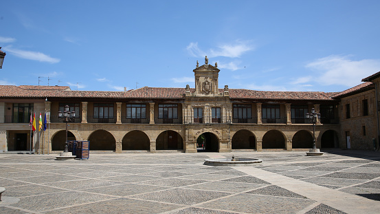 This photo was taken in Santo Domingo de la Calzada, La Rioja, Spain