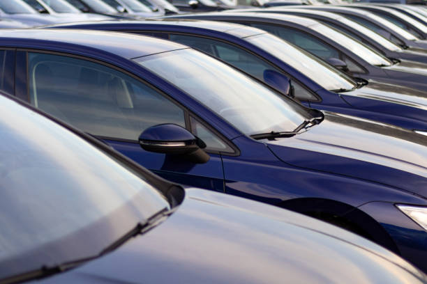 istock Cars in a row 1769307453