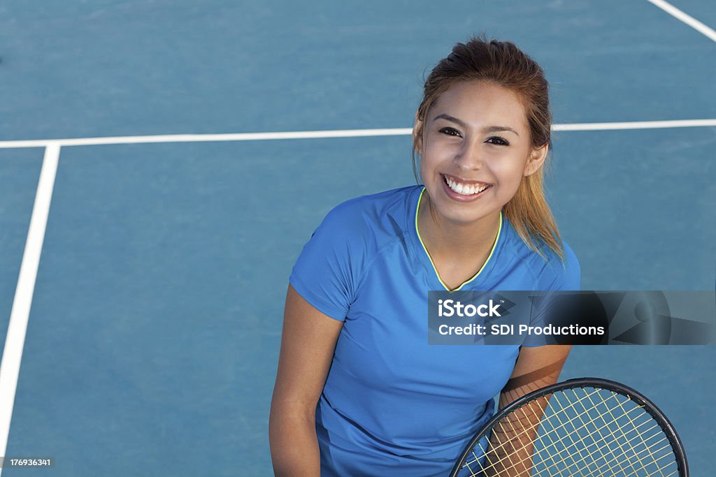 행복한 젊은 테니트 player 범인 - 로열티 프리 실내 스톡 사진