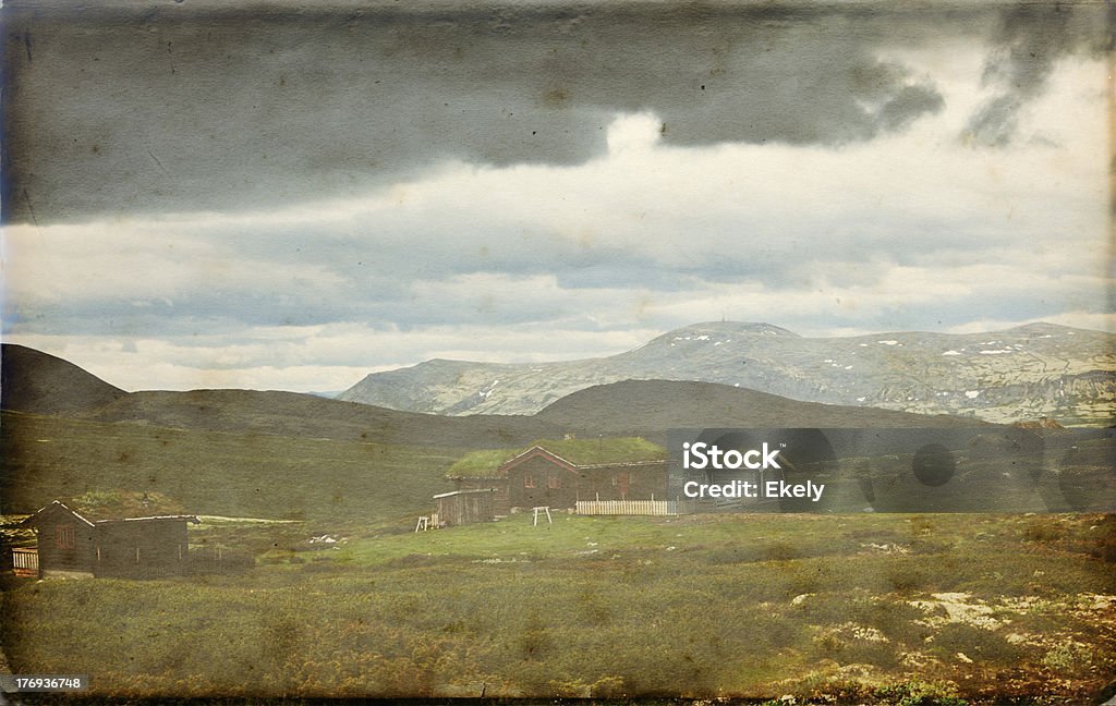 Cabine di montagna in estate. - Foto stock royalty-free di Bellezza naturale