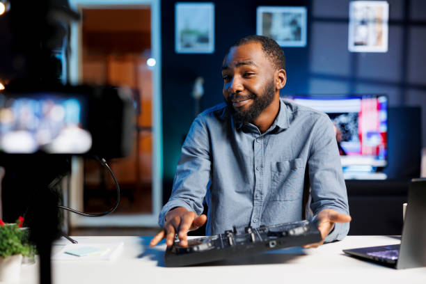 istock Influencer reviews quality DJ turntables 1769431924