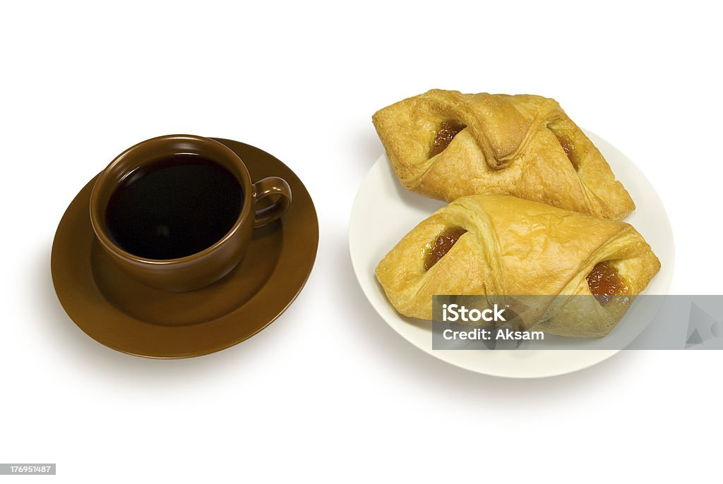 Filiżanka kawy i dwa ciastka na talerzu - Zbiór zdjęć royalty-free (Biały)