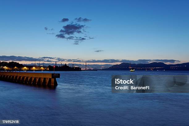 Photo libre de droit de De San Francisco Golden Gate Bridge De Pier 39 banque d'images et plus d'images libres de droit de Architecture - Architecture, Baie - Eau, Bleu