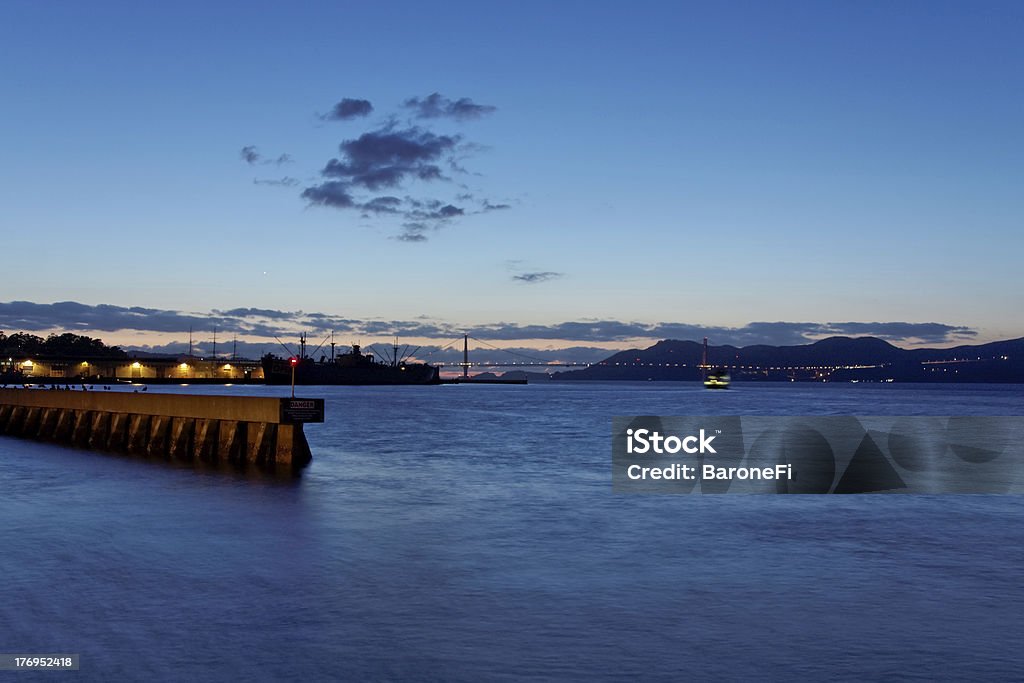 San Francisco, most Golden Gate, od Pier 39 - Zbiór zdjęć royalty-free (Architektura)