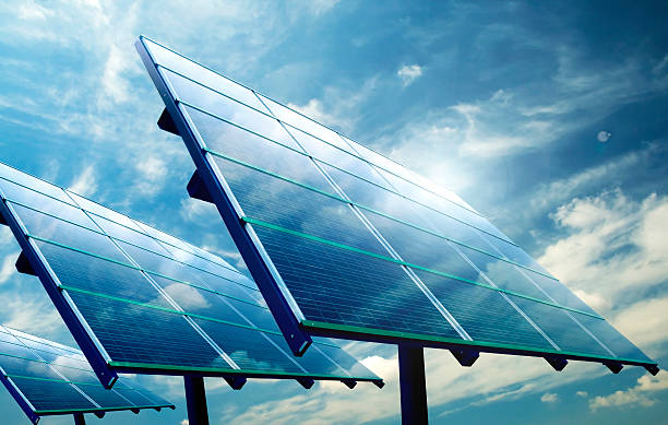 fotovoltaico - solar power station fotografías e imágenes de stock