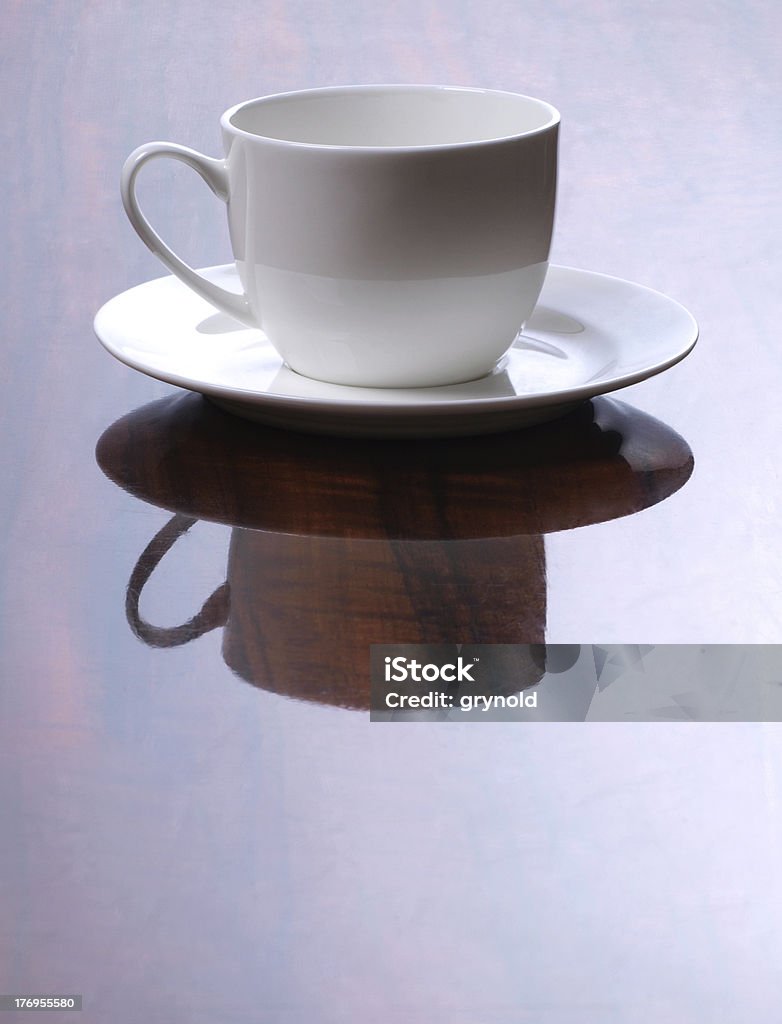 Tasse sur surfaces polies - Photo de Aliments et boissons libre de droits