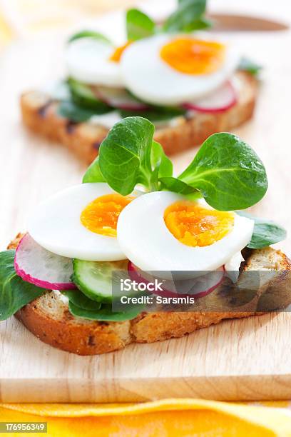 Tostadas Sándwiches Foto de stock y más banco de imágenes de Alimento - Alimento, Amarillo - Color, Aperitivo - Plato de comida