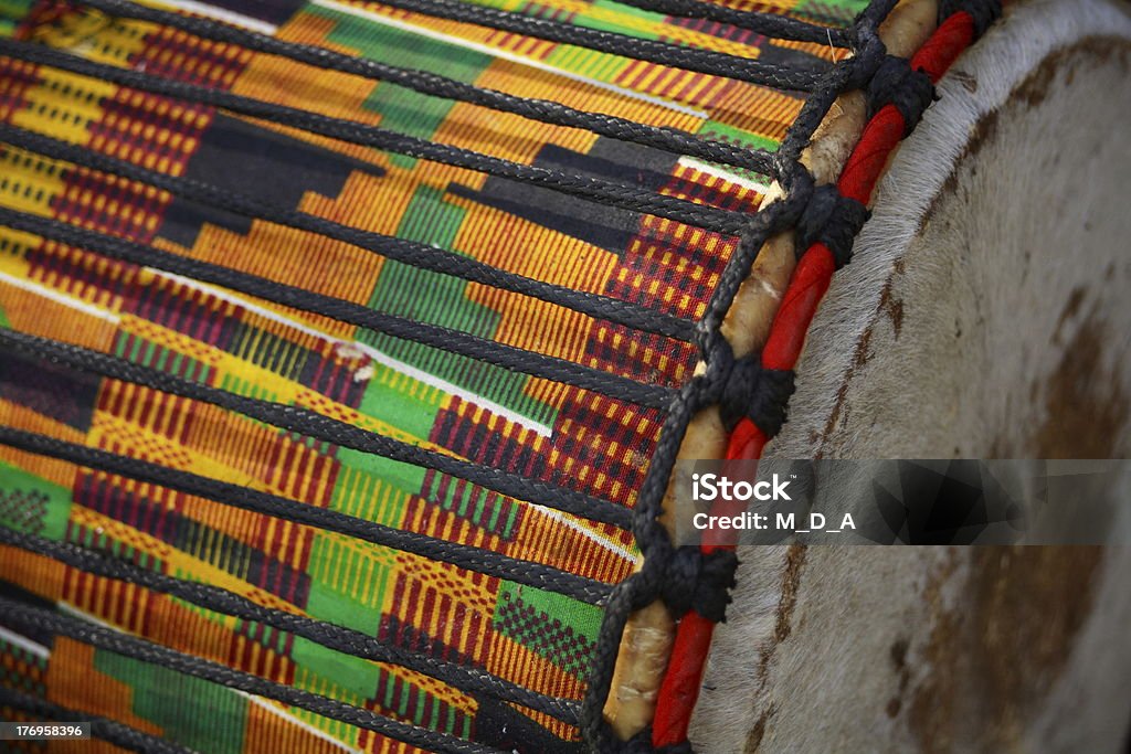 Tambores africanos - Foto de stock de Bateria - Instrumento de percussão royalty-free