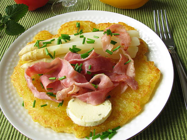 istock Potato pancakes - Kartoffelpfannkuchen 176959102