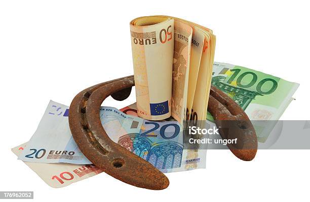 Подковы И Деньги — стоковые фотографии и другие картинки Бумажные деньги - Бумажные деньги, Европейская валюта, Число 10