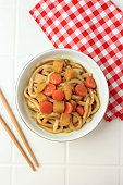 curry-udon-udon-mit-japanischer-karesauc