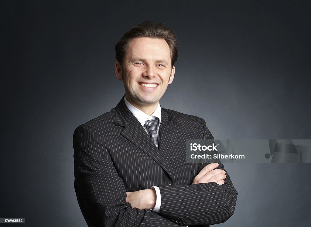 Дружелюбный и уверенными в бизнесмен - Стоковые фото Корпоративный бизнес роялти-фри