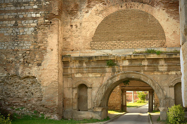istock Istanbul Gate of Iznik 176966527