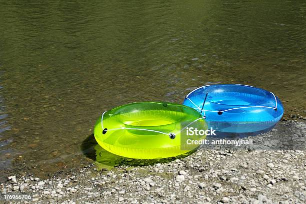 Aufblasbare Ringe Von Fluss Stockfoto und mehr Bilder von Schwimmring - Schwimmring, Floßfahrt, Gezeitentümpel