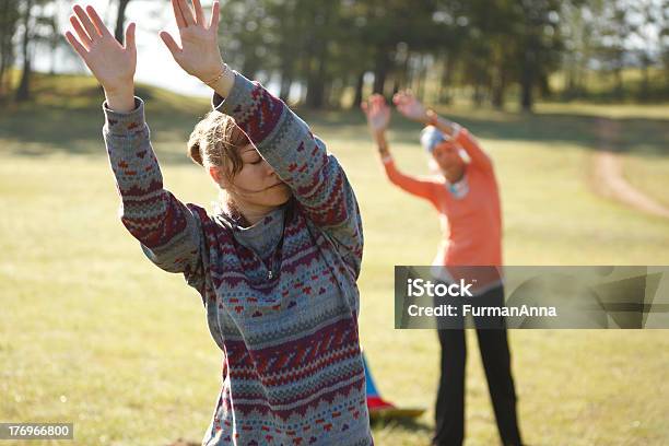 Rano Qigong - zdjęcia stockowe i więcej obrazów Qigong - Qigong, Wdychać, Ćwiczenie oddechowe