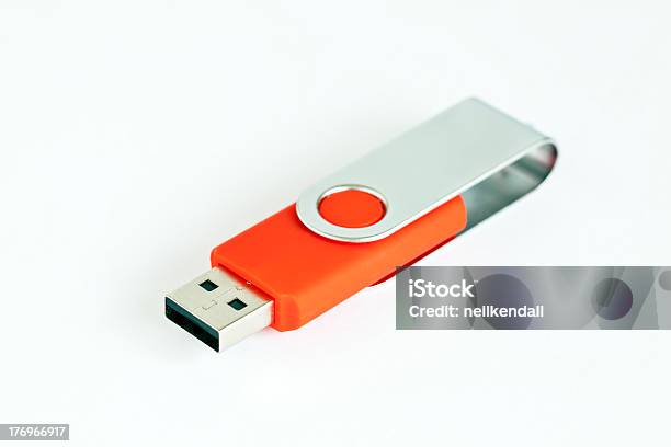 Supporto Di Memoria Usb Generico - Fotografie stock e altre immagini di Ambientazione interna - Ambientazione interna, Ascoltare, Astratto