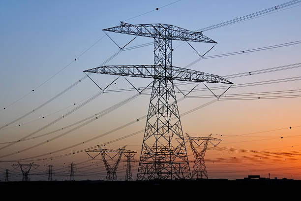 Linee di alimentazione elettrica - foto stock