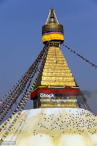 Foto de Stupa De Bodnath Vale De Kathmandu Nepal e mais fotos de stock de Arquitetura - Arquitetura, Bagmati, Bandeira de Oração