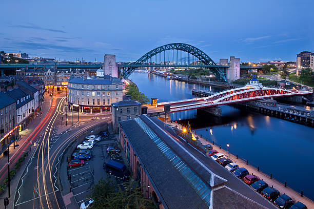 뉴캐슬어폰타인 at dusk - newcastle upon tyne 뉴스 사진 이미지