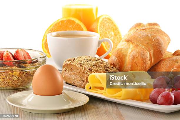 Colazione Con Uova Formaggio Caffè E Succo Darancia - Fotografie stock e altre immagini di Agrume