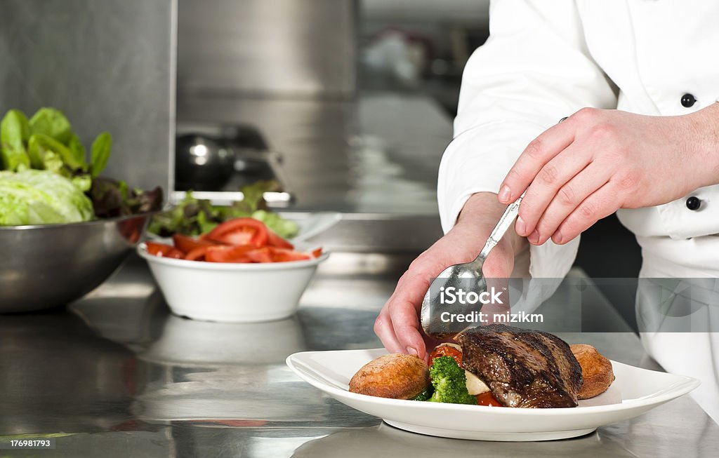 Chef vous préparer un repas. - Photo de Bifteck libre de droits