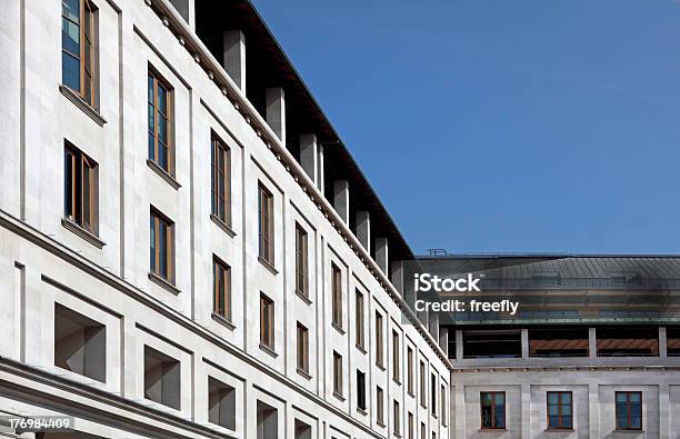 Foto de Arquitetura Esplêndida Em Covent Garden Londres e mais fotos de stock de Arquitetura - Arquitetura, Azul, Capitais internacionais